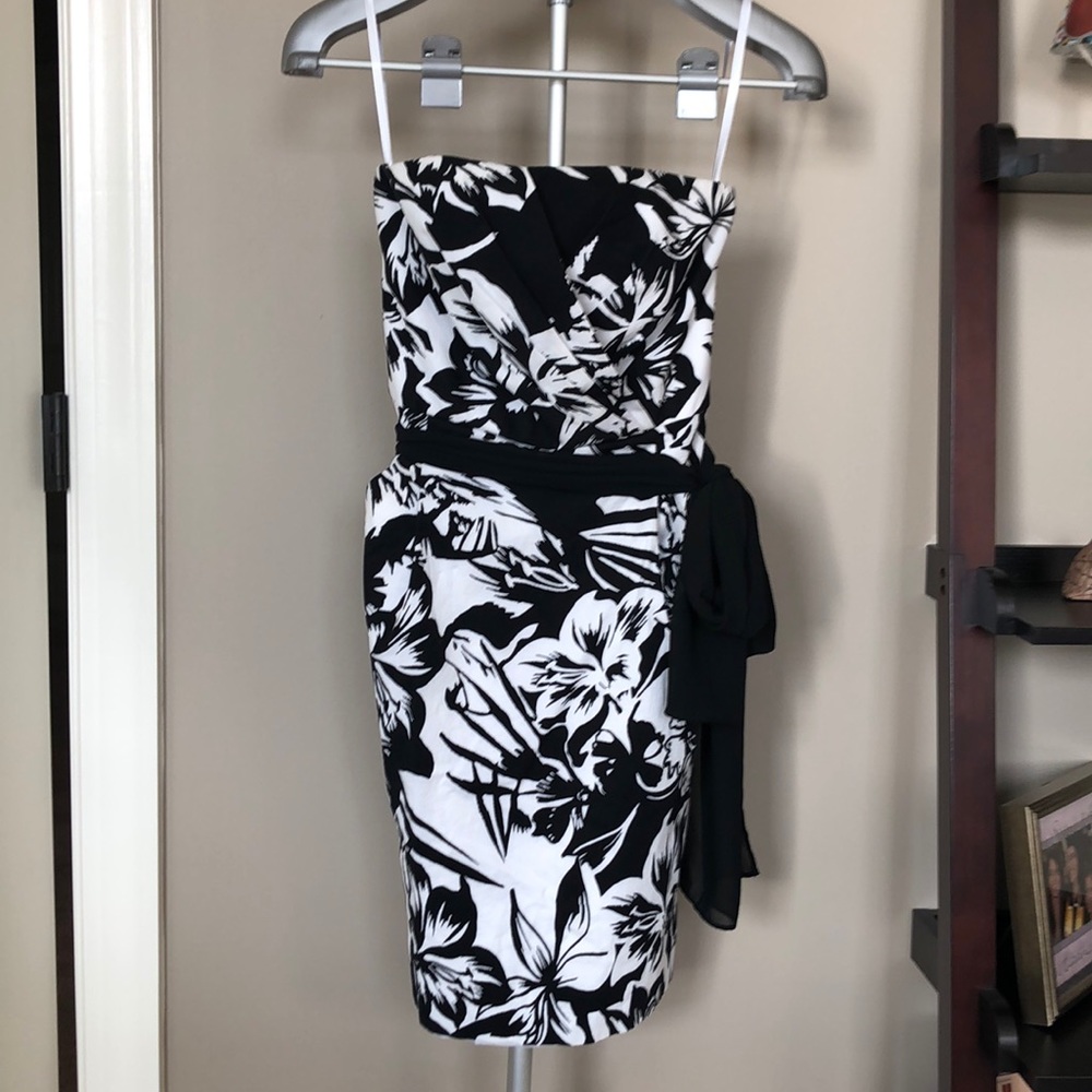 WHBM Strapless black/white dress